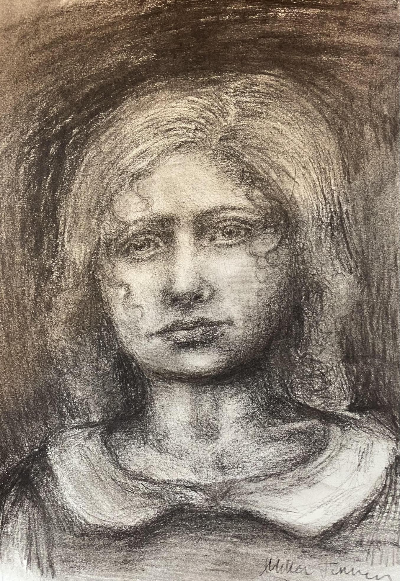 Mustavalkoinen piirretty kuva kiharatukkaisesta nuoresta naisesta, jolla on huolestunut ilme.