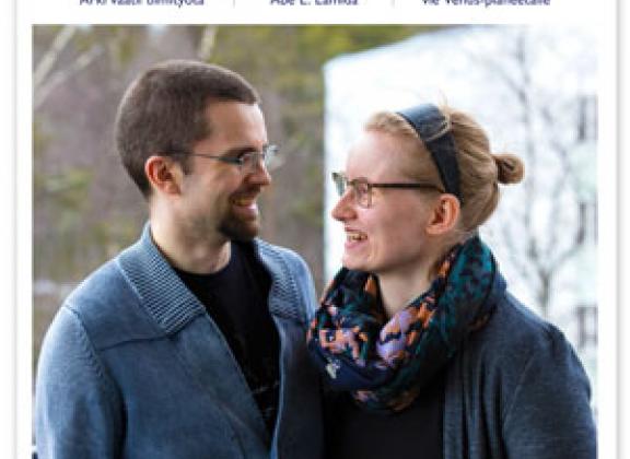 Airut 7/2016. Kannessa Juho Hiltunen ja Sanna Pettersson.